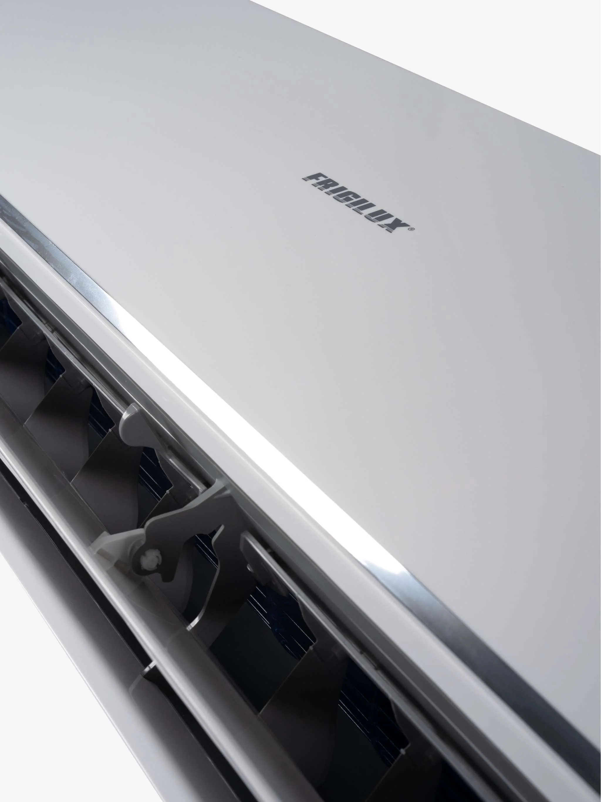 Aire acondicionado split Frigilux - 24.000Btu 220V Inverter - Image 3